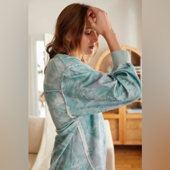 NEW Urban Outfitters Out From Under Seamed Pullover Sweatshirt in Blue Tie Dye - Picture 2 of 4